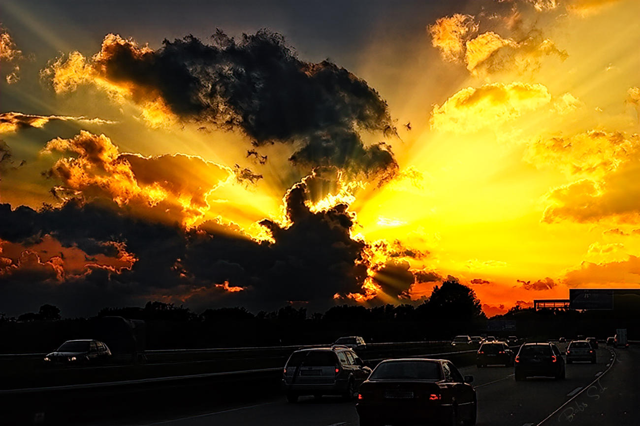 abends auf der Autobahn