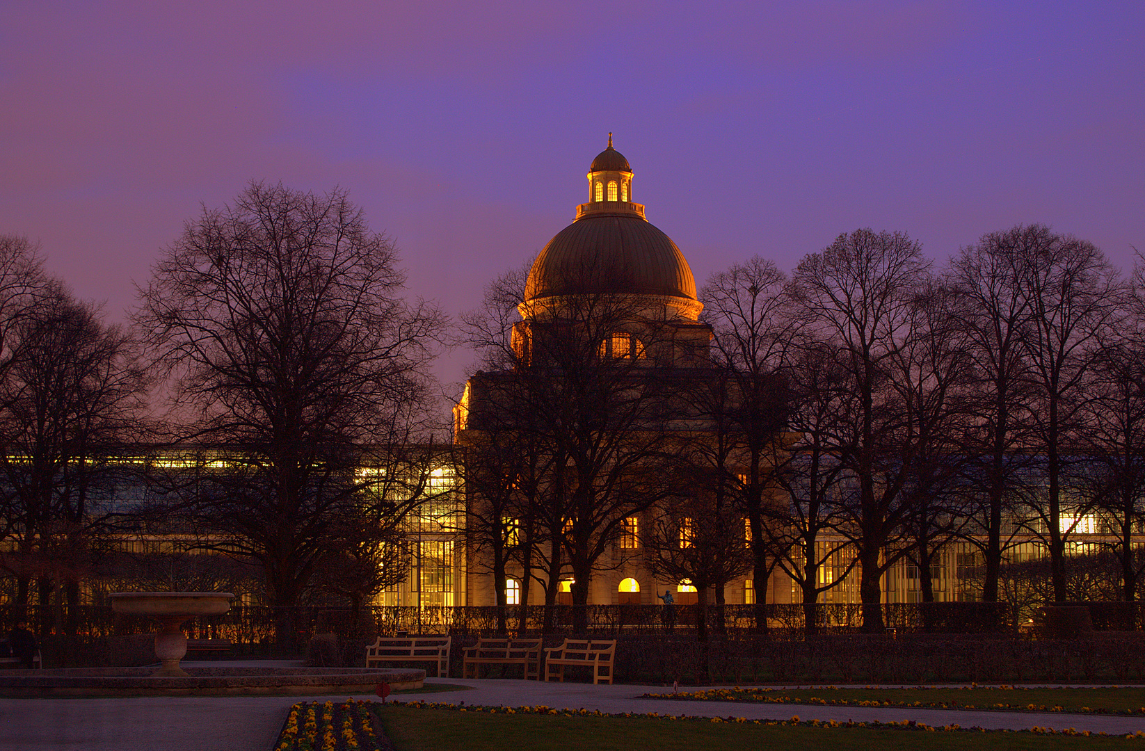 Abends bei der Staatskanzlei