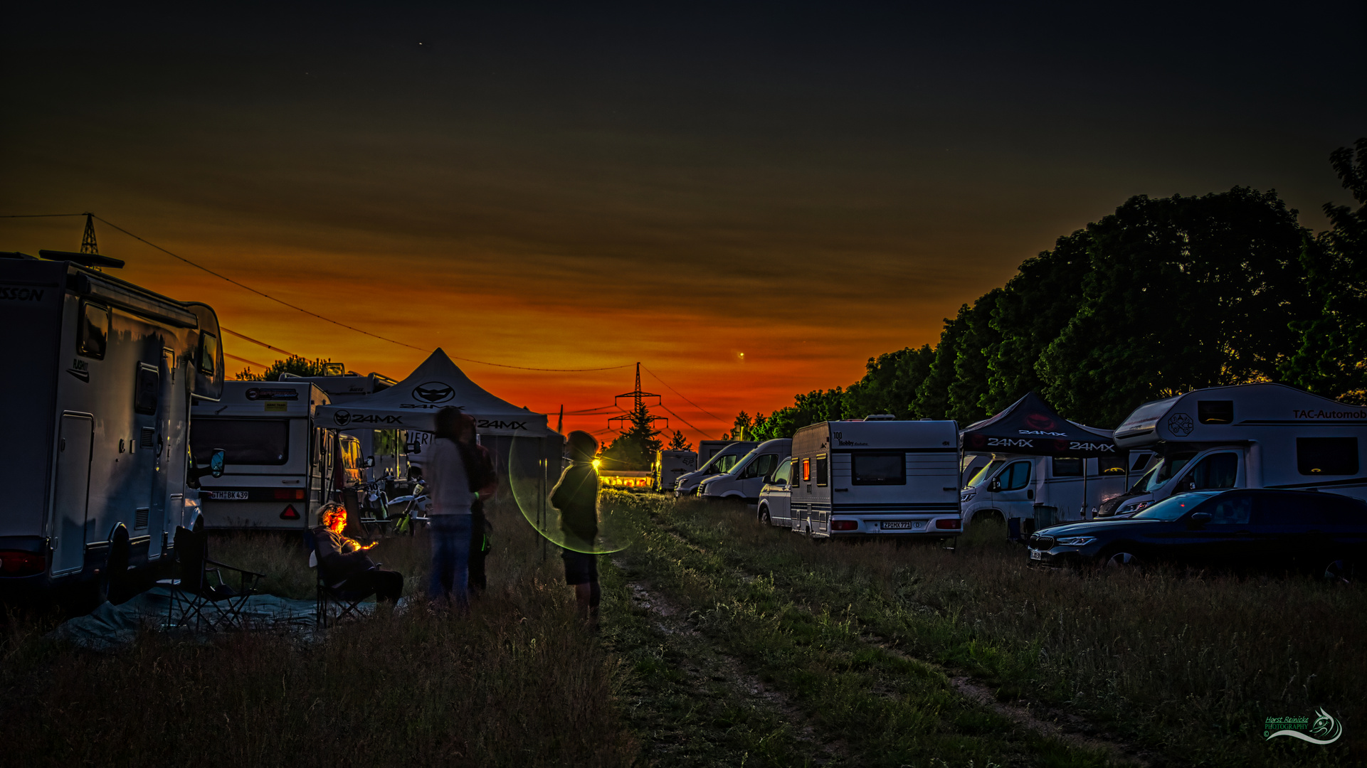 Abends im Fahrerlager 