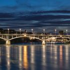 Abends im Grossbasel am Rhein