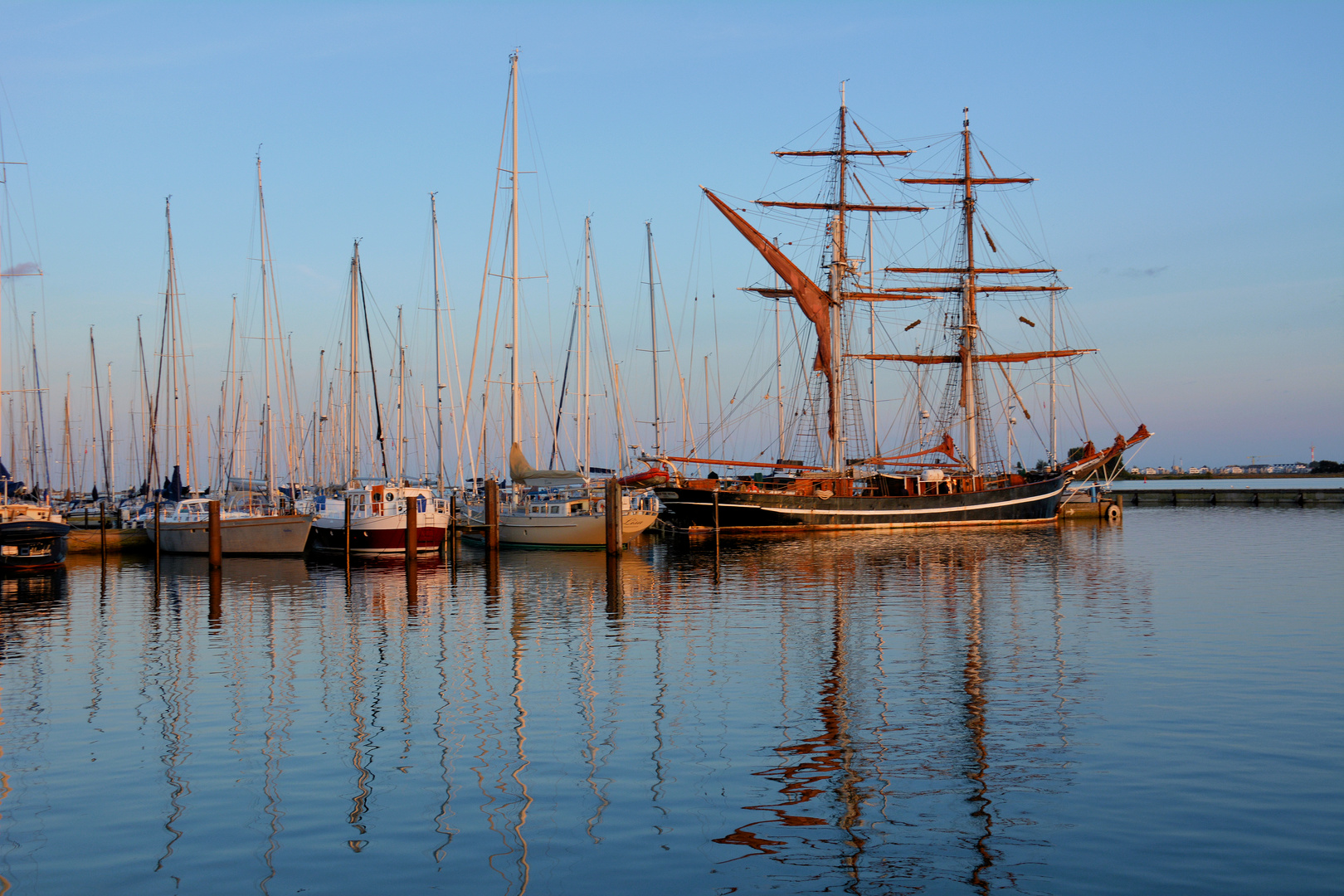 Abend`s im Hafen