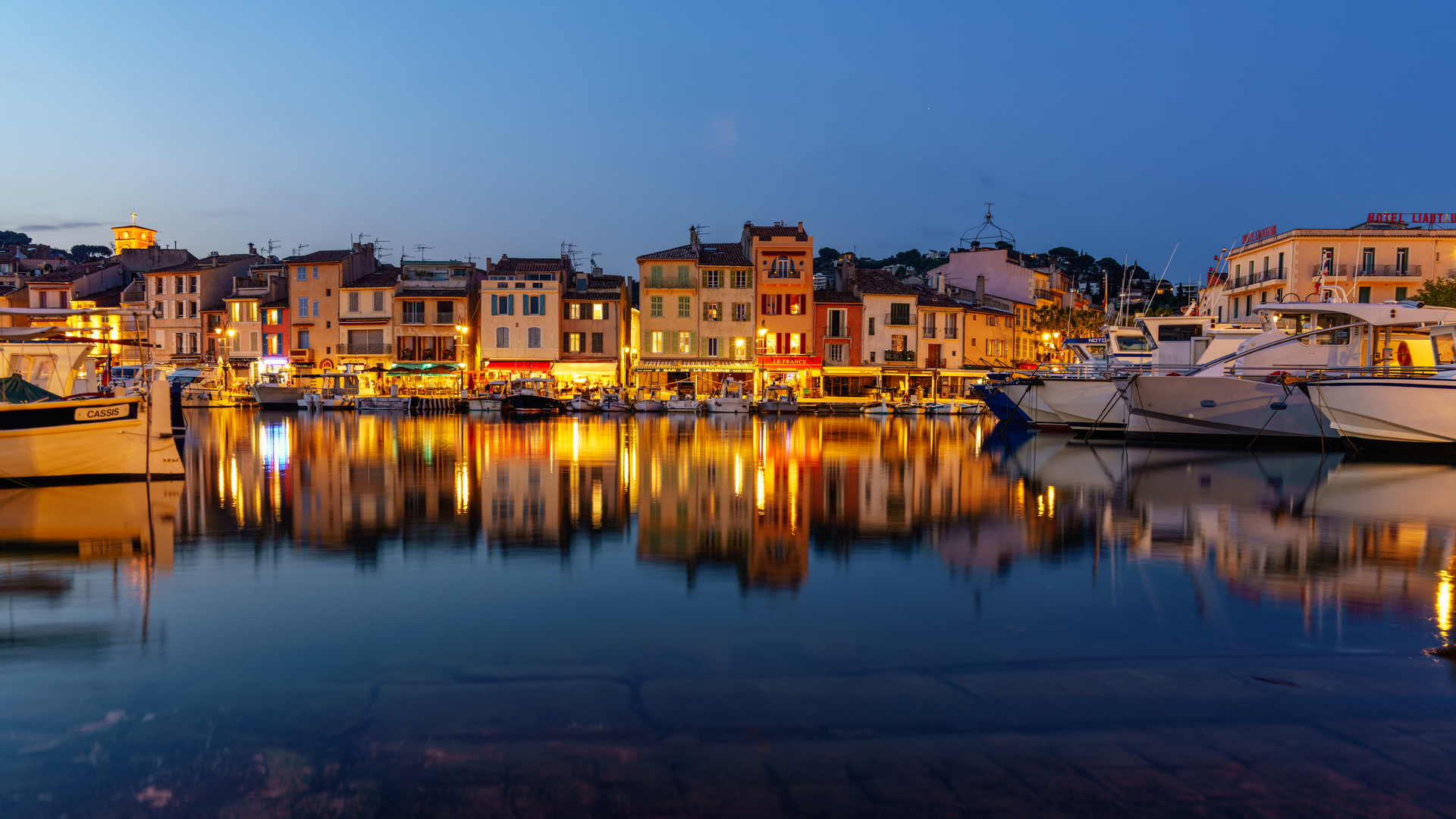 Abends im Hafen von Cassis 