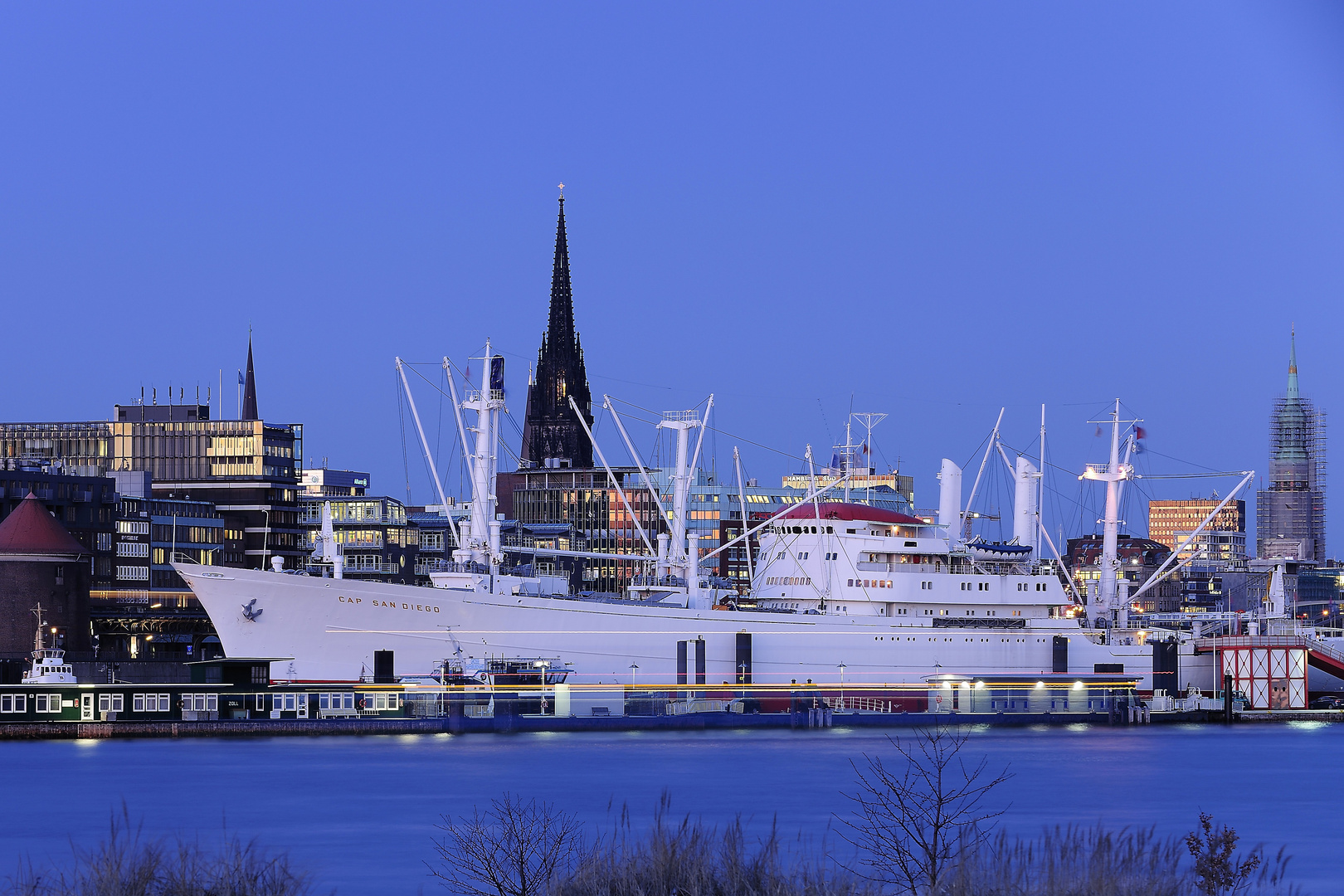 Abends im Hamburger Hafen