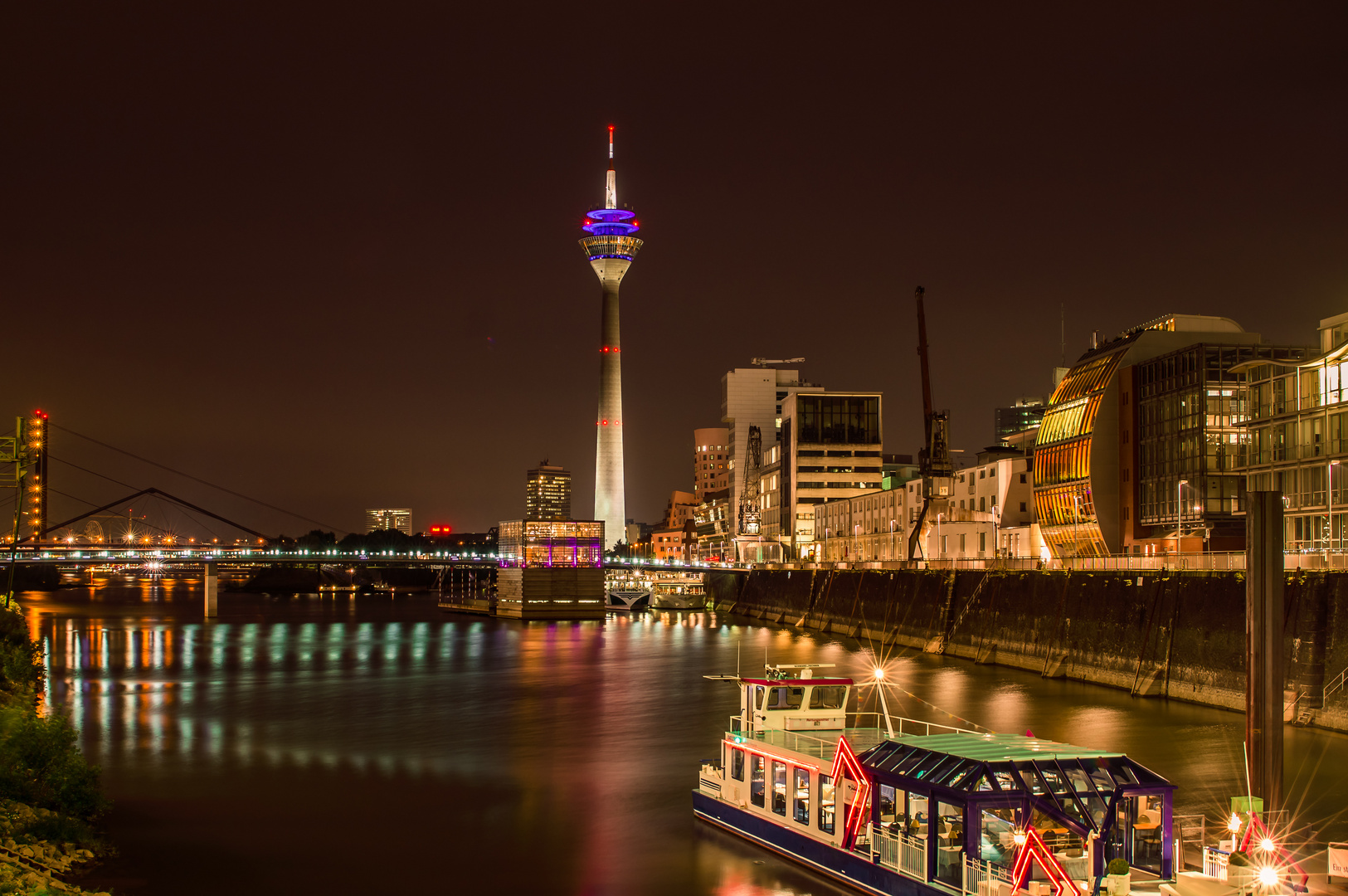 Abends im Medien Hafen Düsseldorf