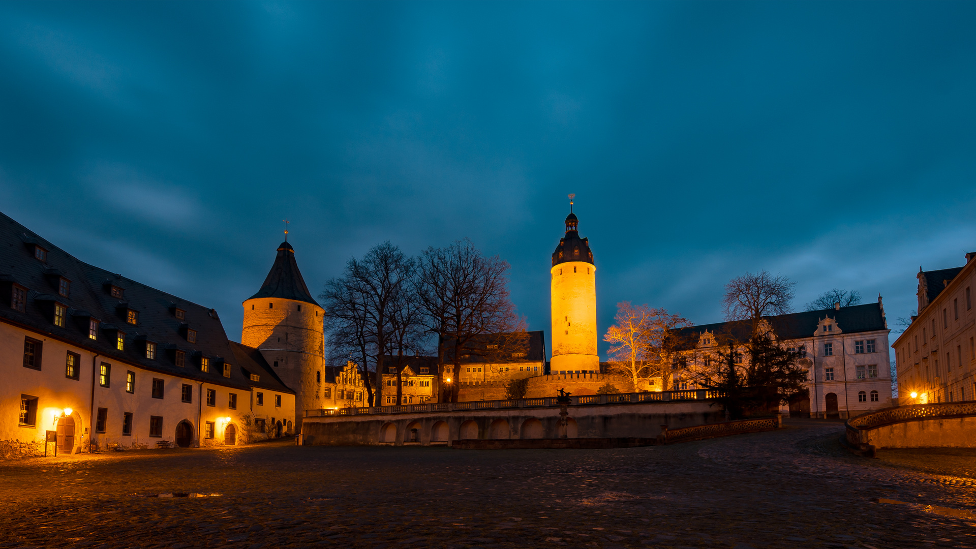 Abends im Schlosshof