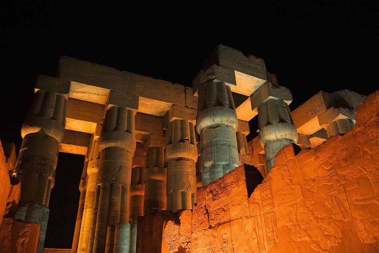 Abends im Tempel von Luxor...