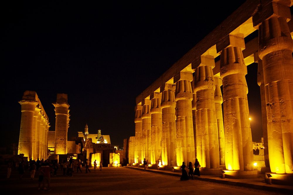 abends im Tempel von Luxor, Ägypten