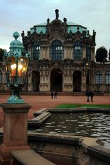 Abends im Zwinger