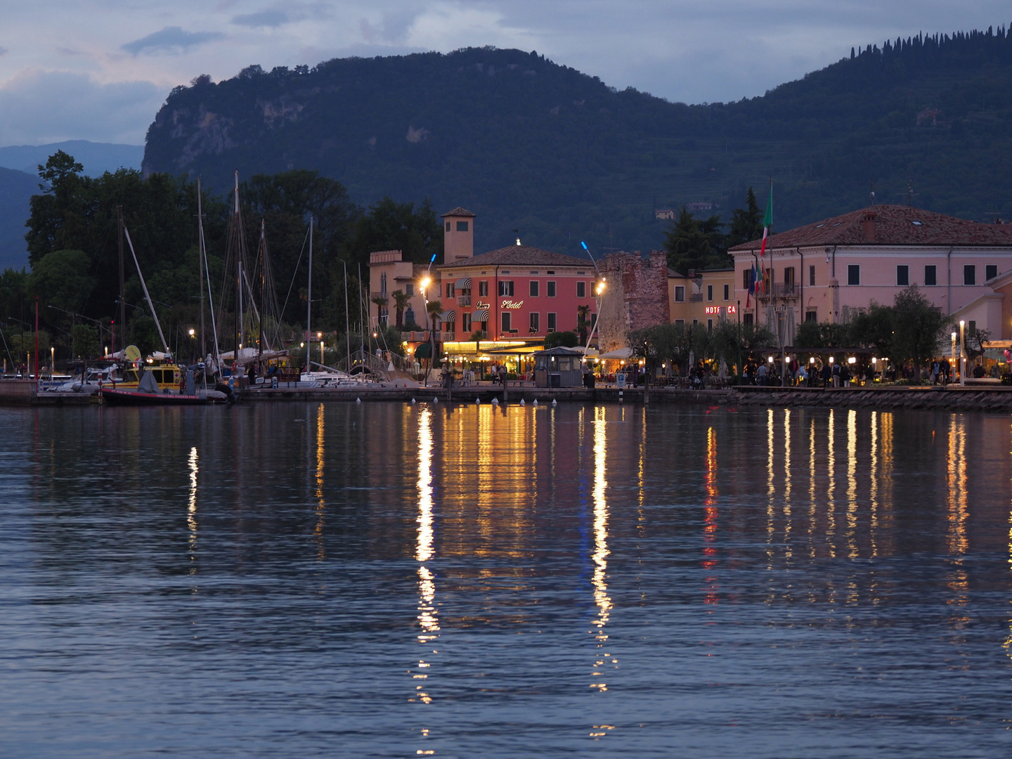 Abends in Bardolino