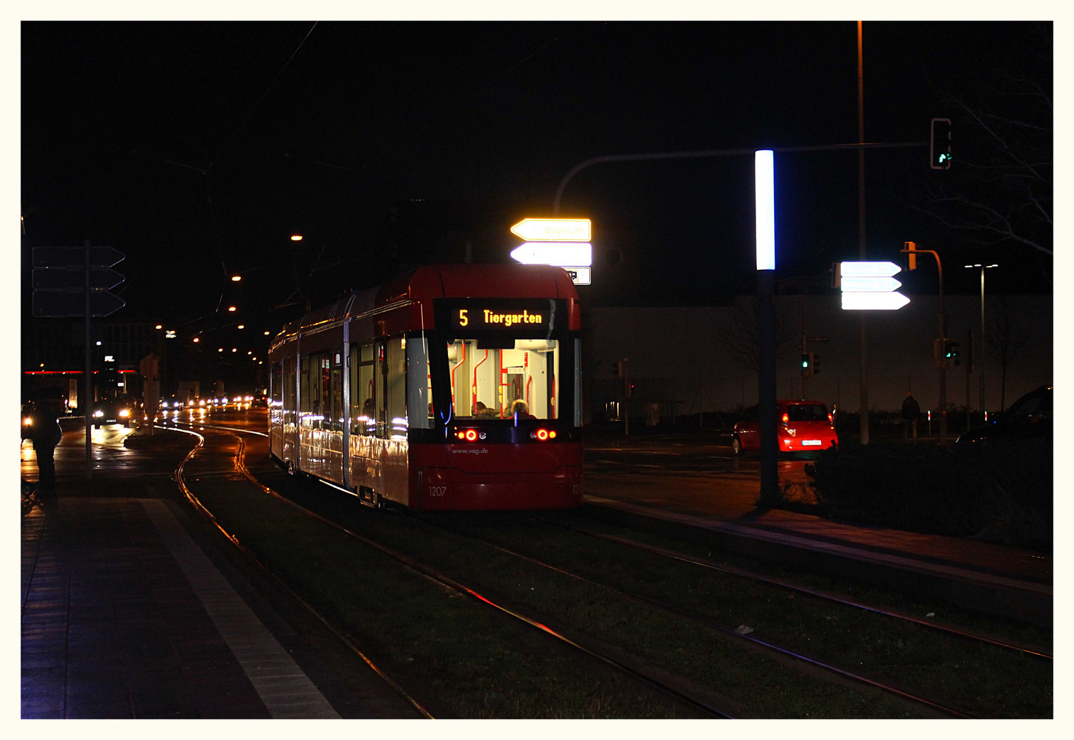 Abends mit der Straßenbahn