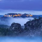 Abends über dem Nebel