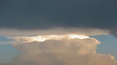 Abends um 8 Uhr ist aus der schönen Kumuluswolke eine Amboßwolke geworden.