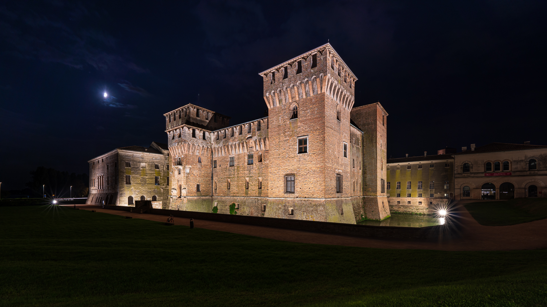 Abends um den Palazzo Ducale (1)