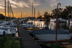 Abends vor Anker  -  Yachthafen Elburg/Niederlande