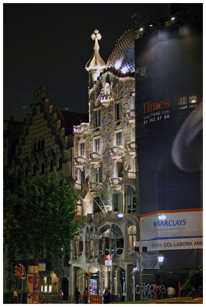 Abends vor dem Casa Batlló