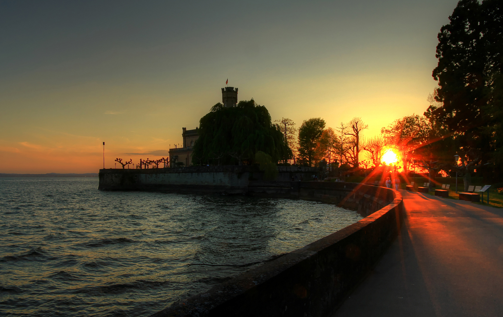 Abendsonne am Schloß Montfort