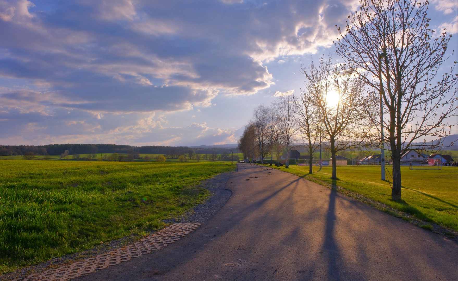 Abendsonne am Sportplatz