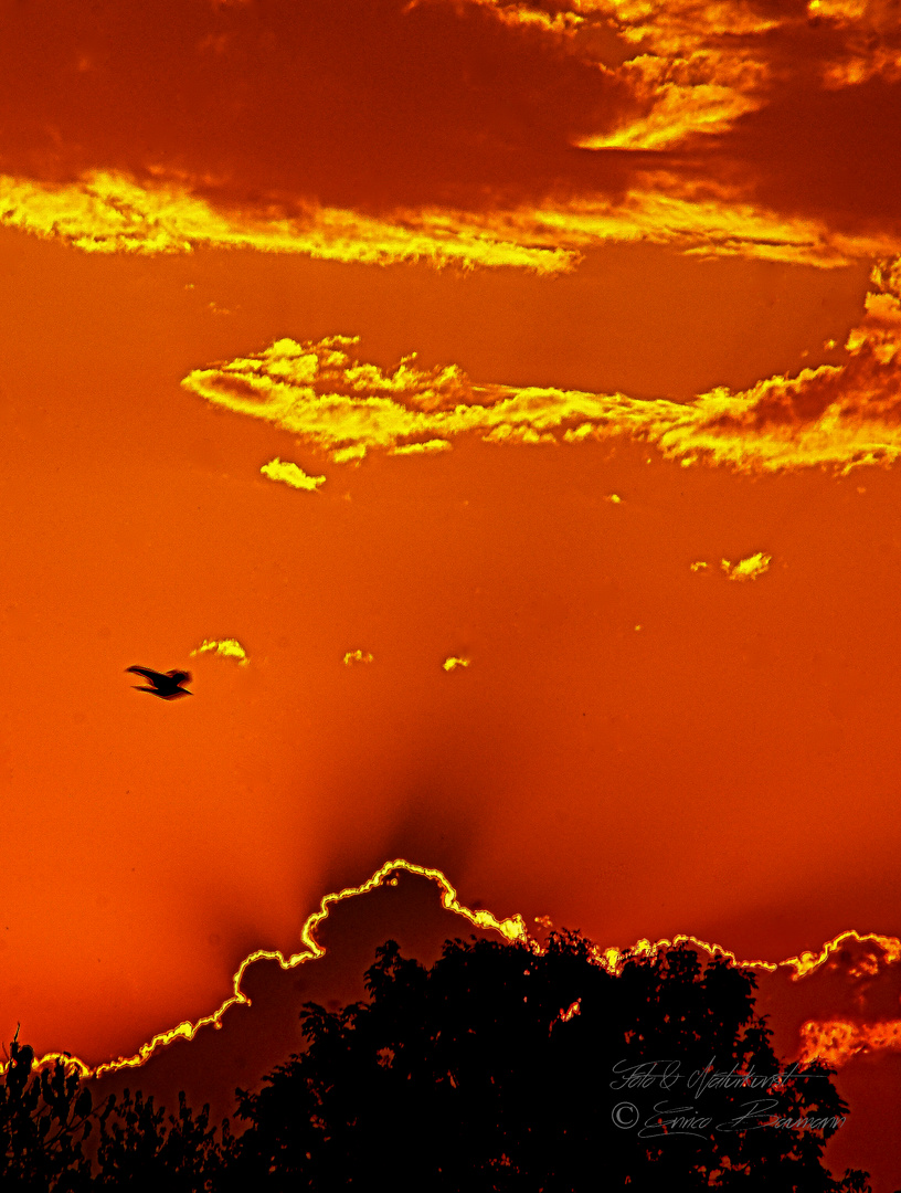 Abendsonne hinter den Wolken