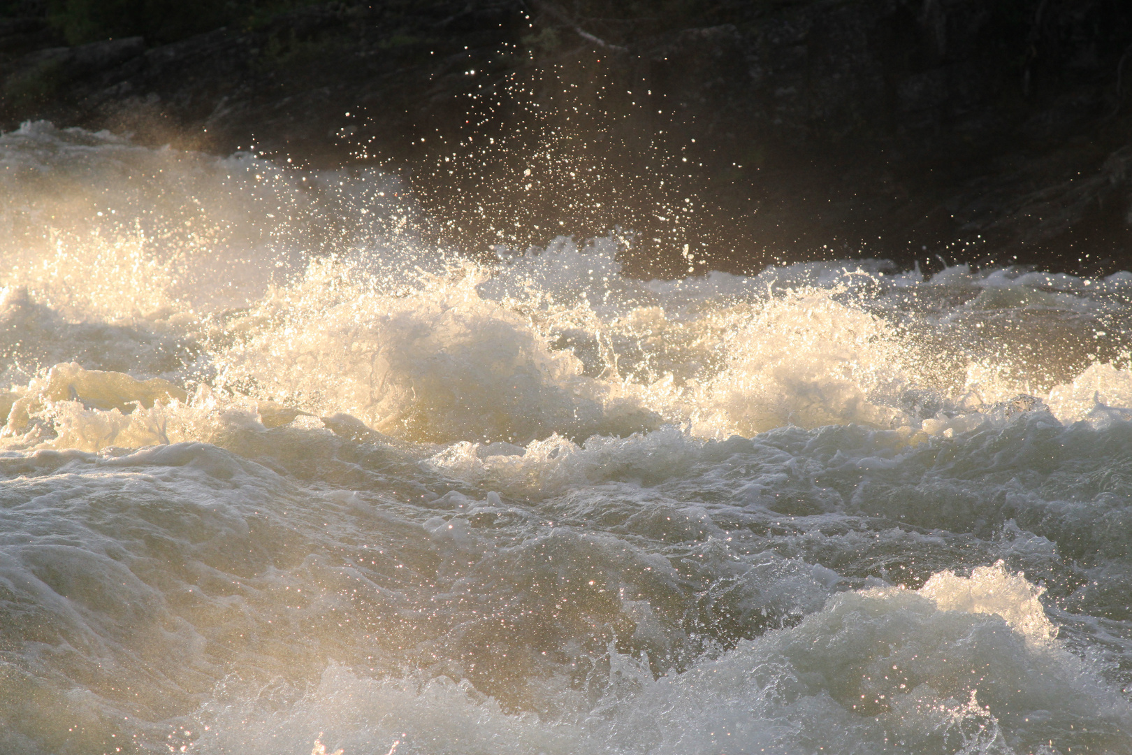 Abendsonne in den Wassermassen