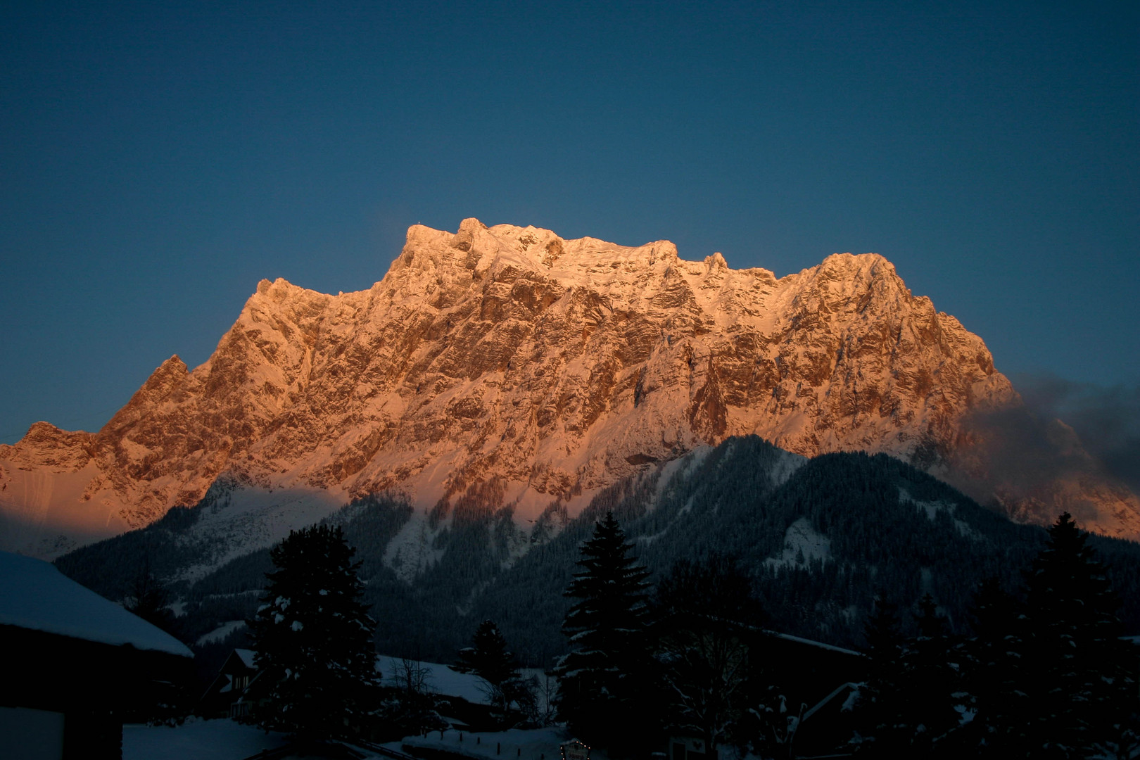 Abendsonne in der letzten Pracht eines schönen Wintertages