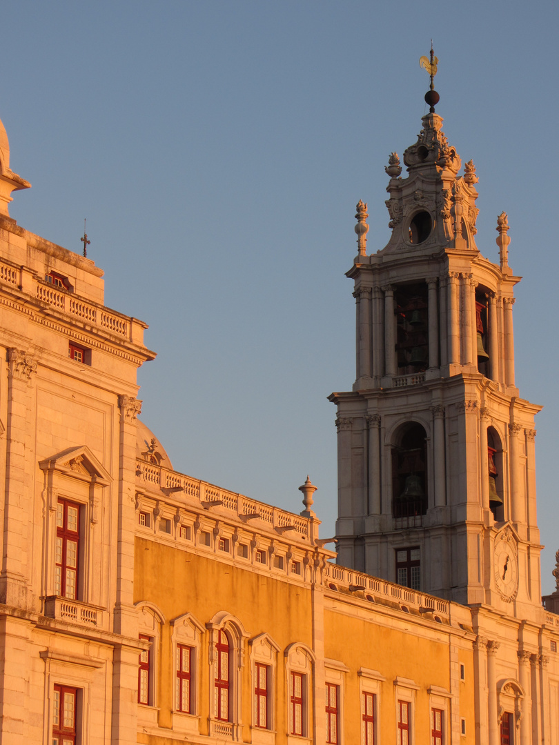 Abendsonne in Mafra (Portogal)