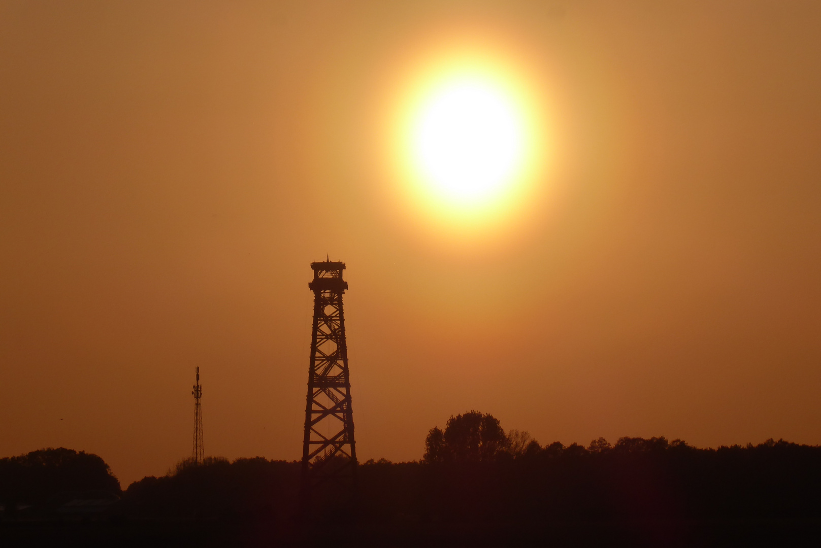 Abendsonne über den Brücker Holztürmen