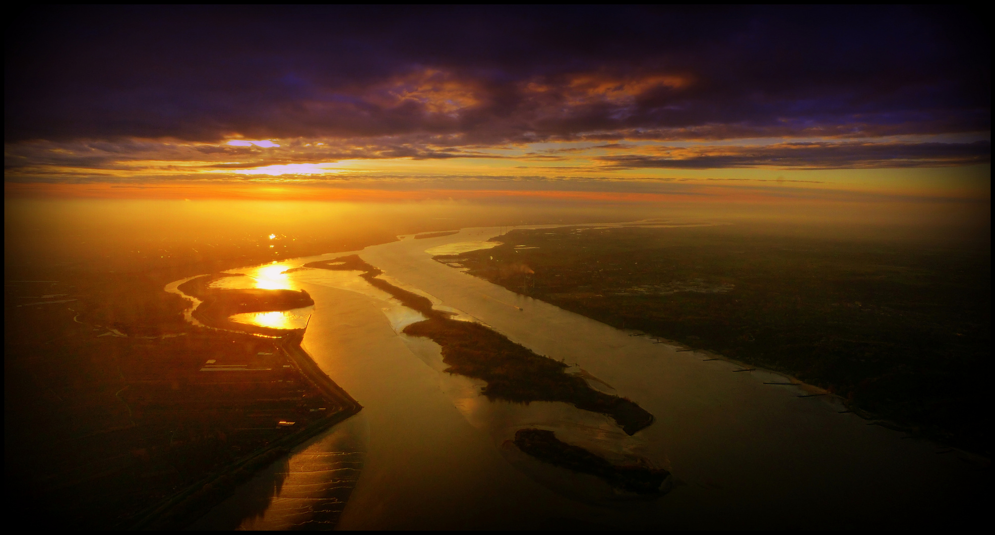 AbendSonnenDunst... im Anflug auf Hamburg.