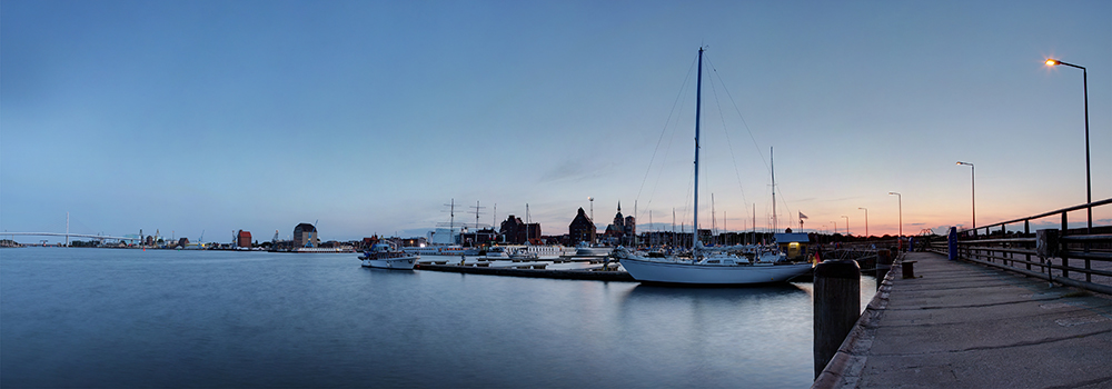 Abendspaziergang am Hafen