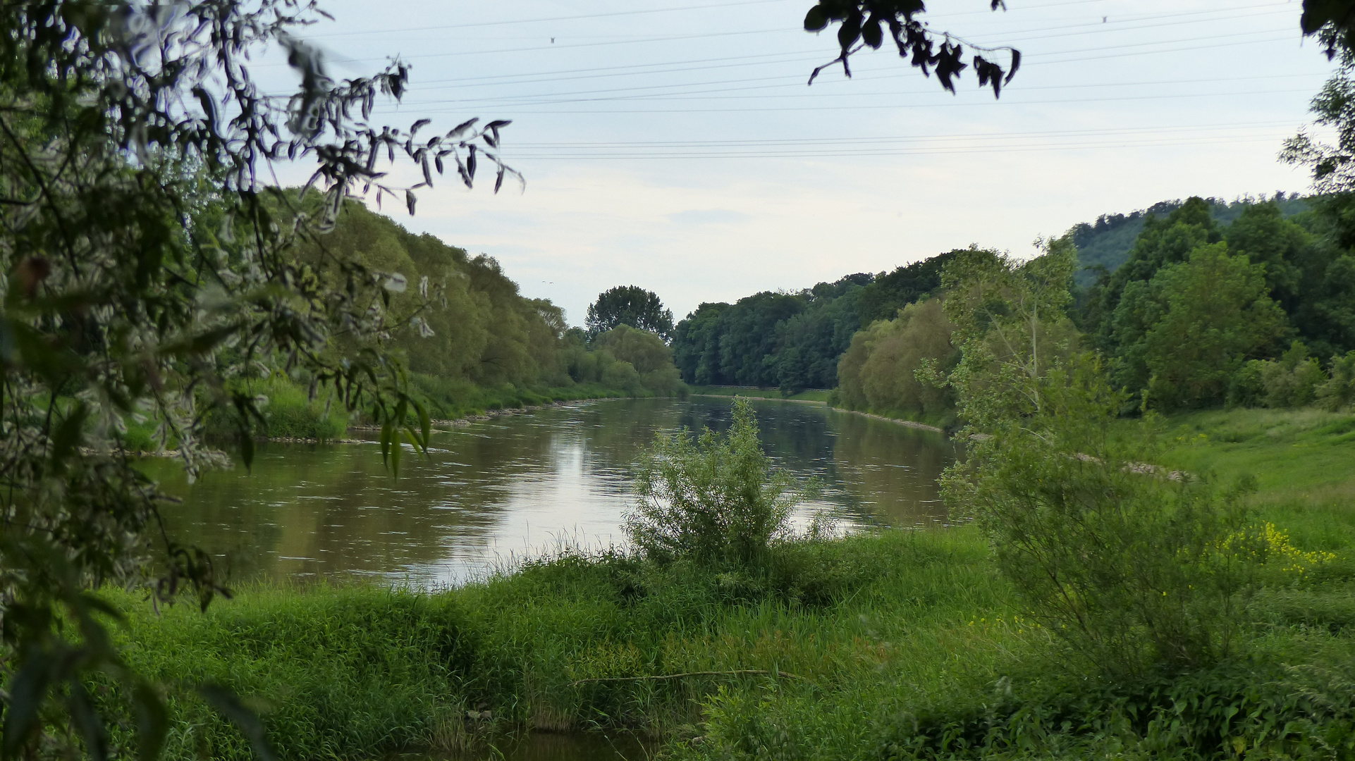 Abendspaziergang am Weserradweg in der Nähe der Tonenburg Albaxen