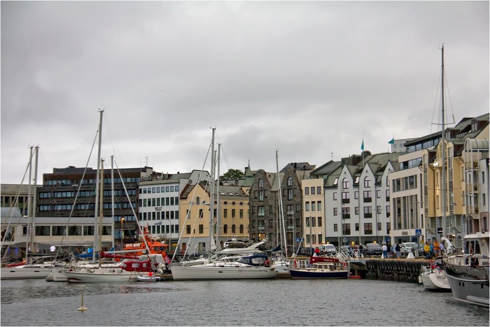 abendspaziergang durch alesund