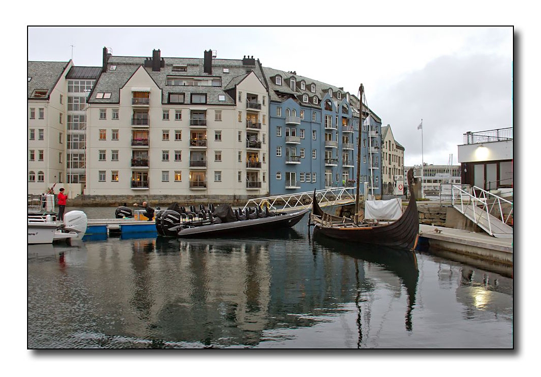 abendspiegelung in alesund (3)