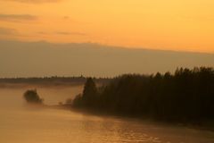 Abendsstimmung am Wolga-Ostsee-Kanal.