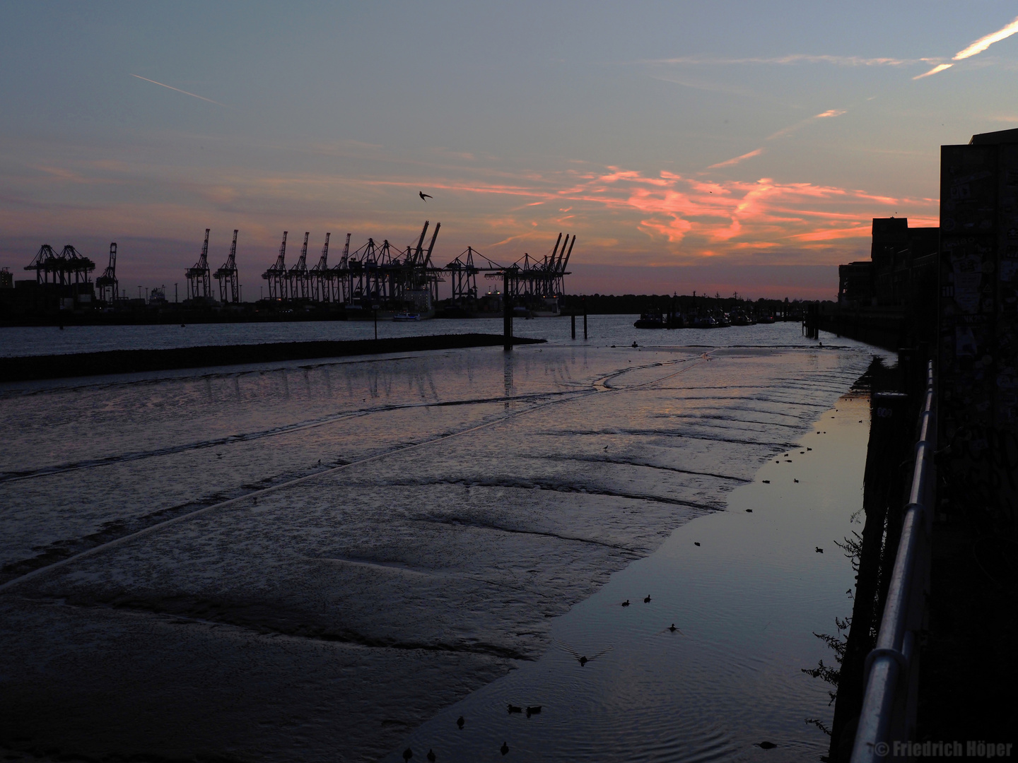 Abendstimmung am Altonaer Fischereihafen