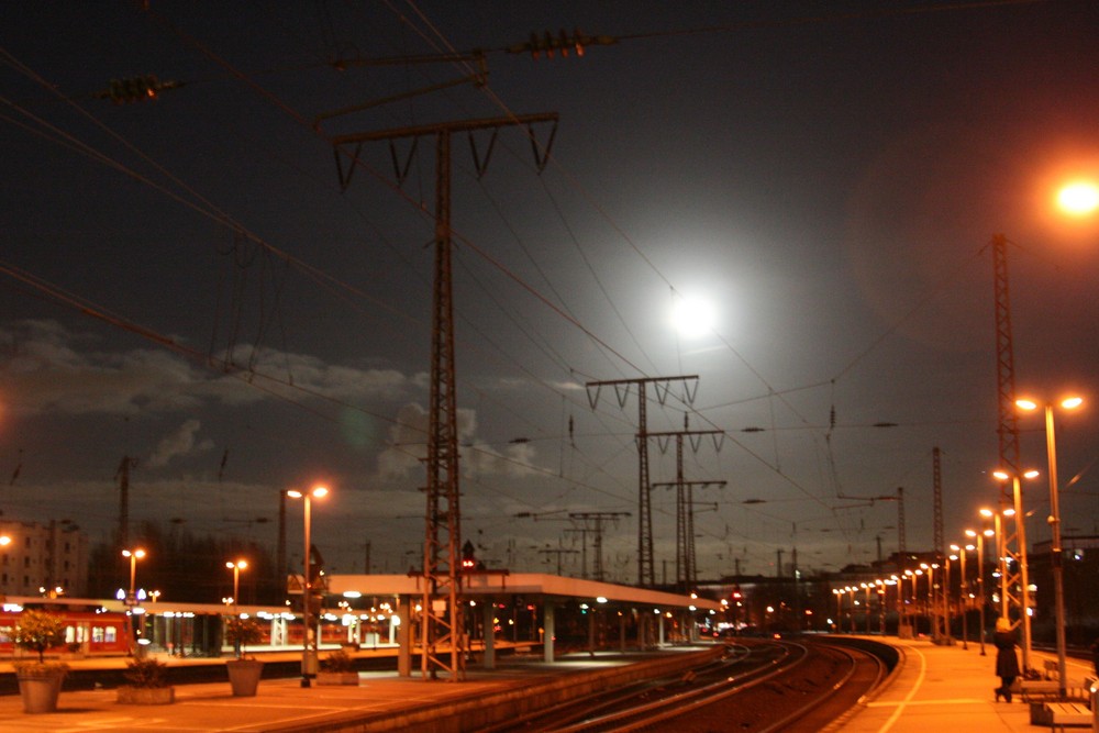 Abendstimmung am Bahnhof