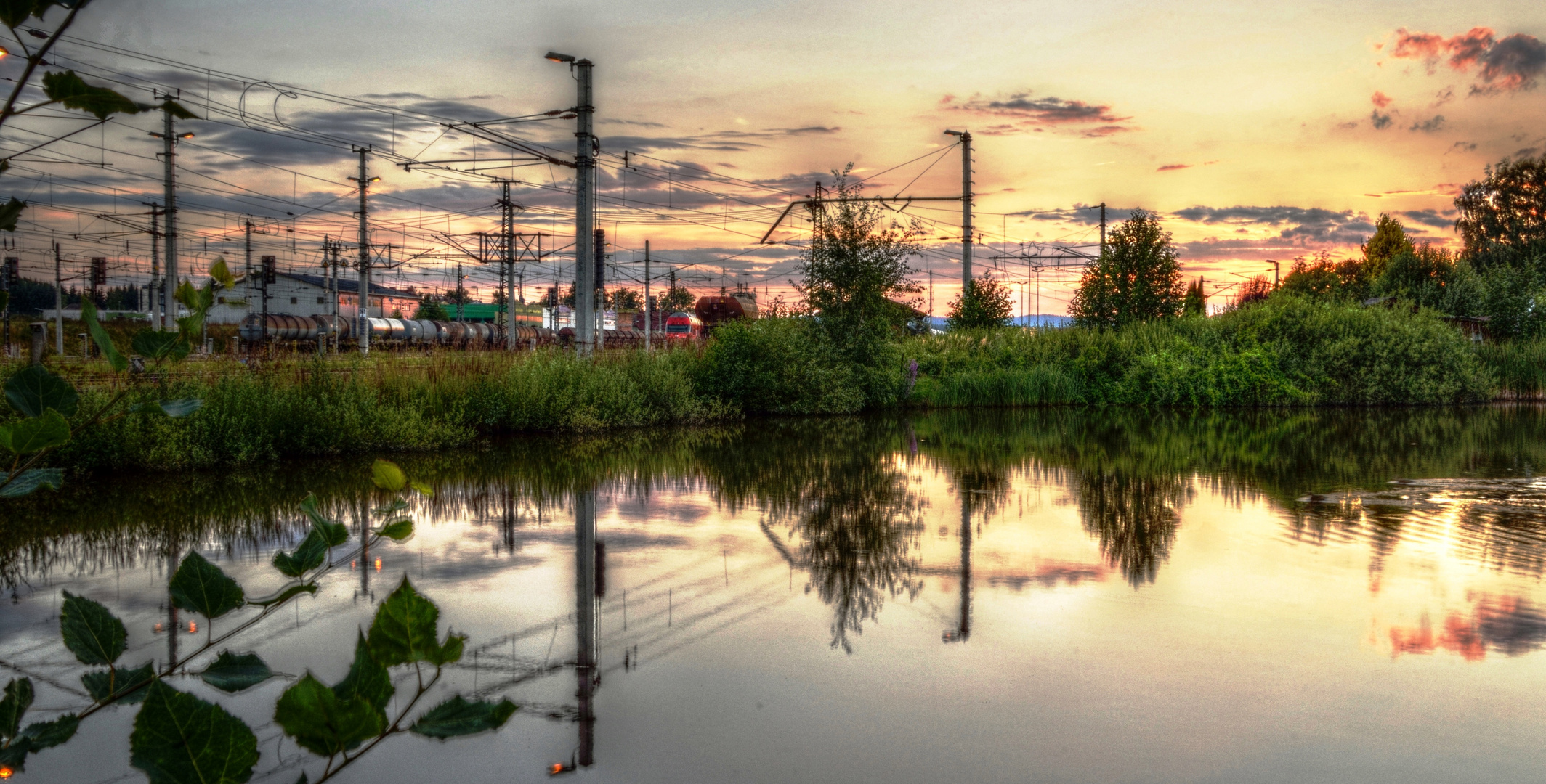 Abendstimmung am Bahnhofsgelände