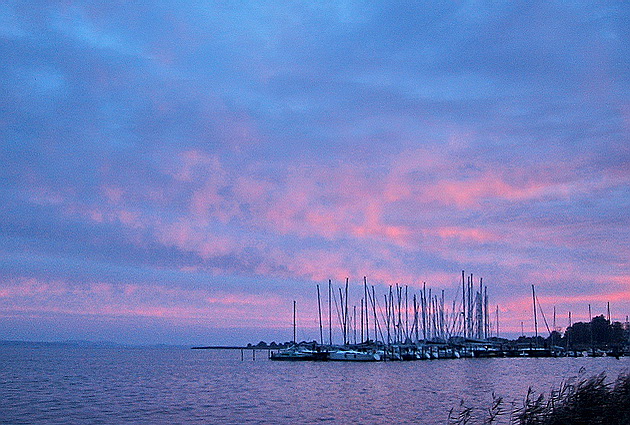 Abendstimmung am Breeger Hafen / Rügen