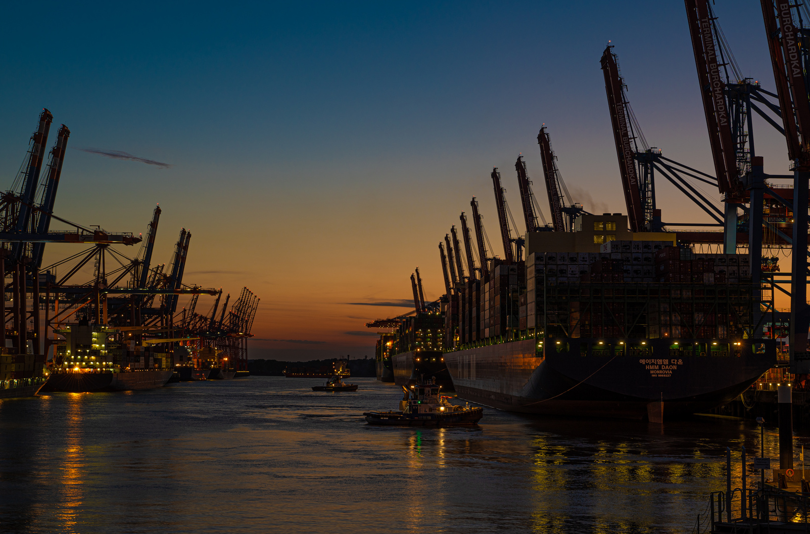 Abendstimmung am Burchardkai