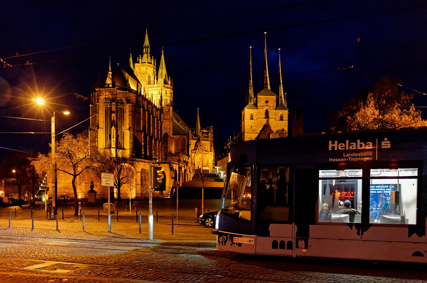 ... Abendstimmung am Domplatz ...