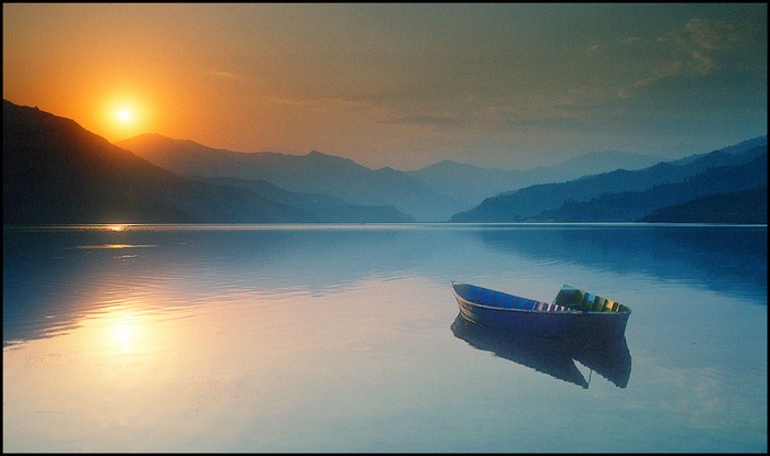 Abendstimmung am Fewasee -Nepal by Uwe Floeck