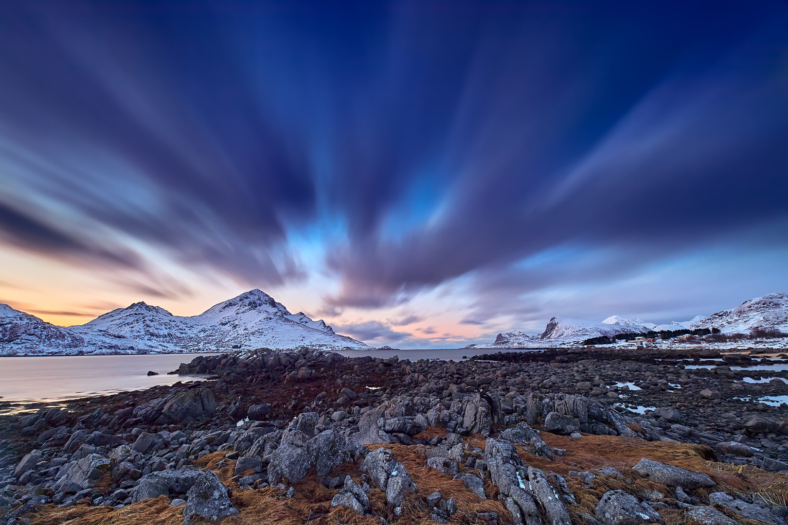 Abendstimmung am Fjord / Lofoten