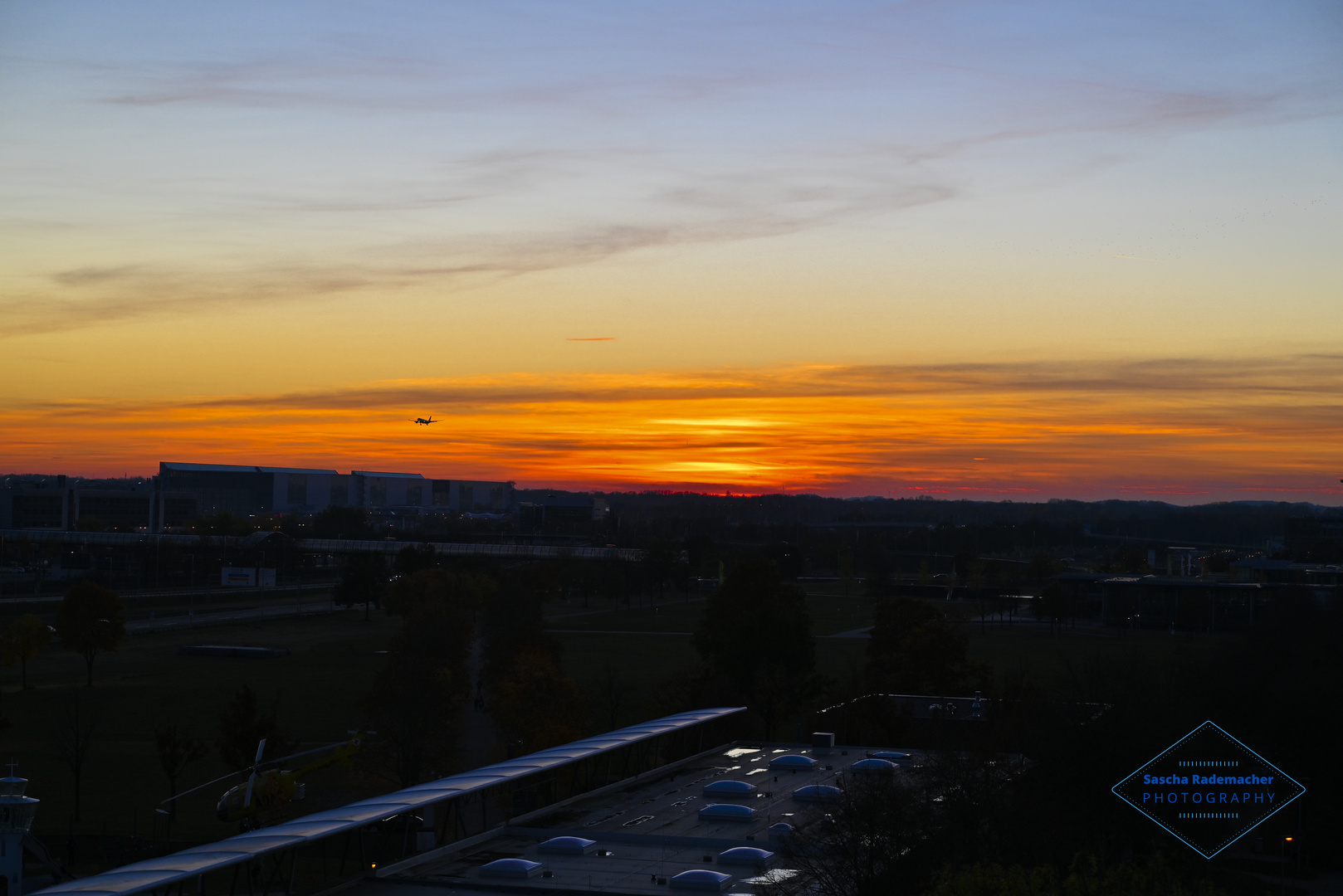 Abendstimmung am Flughafen München 1/3