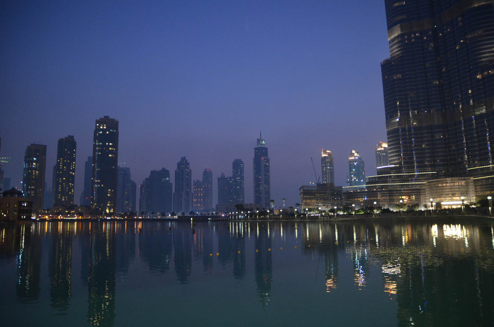 Abendstimmung am Fusse des Burj Khalifa