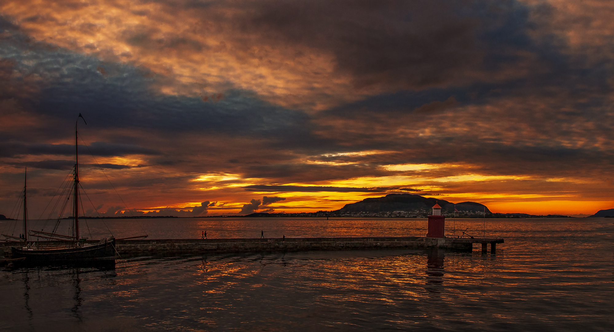 Abendstimmung am Hafen