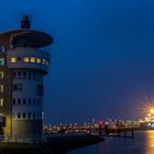 Abendstimmung am Hafen in Cuxhaven / Radarturm