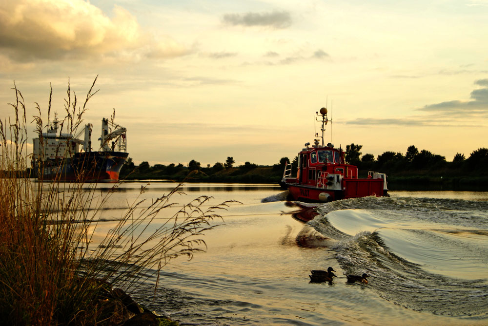 Abendstimmung am Kanal