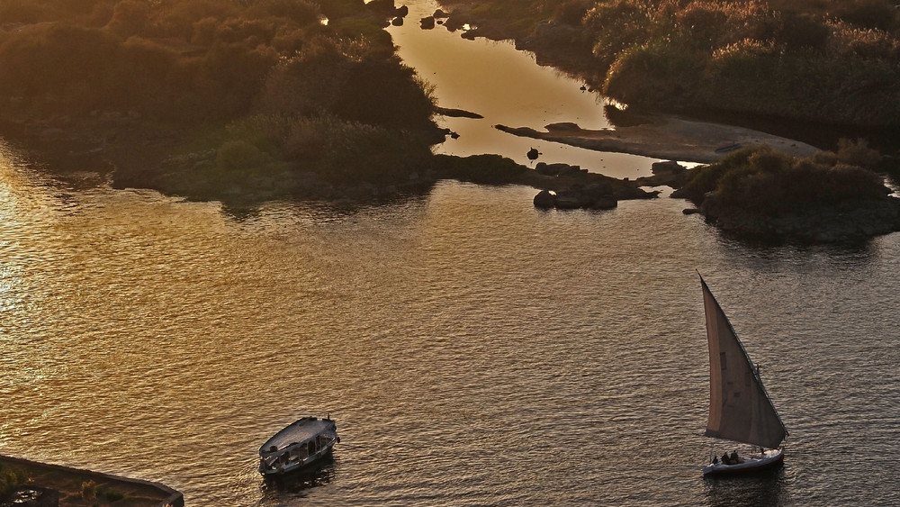 ABENDSTIMMUNG AM NIL BEI ASWAN