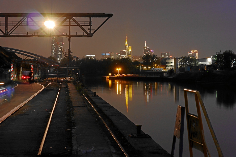 Abendstimmung am Offenbacher Hafen