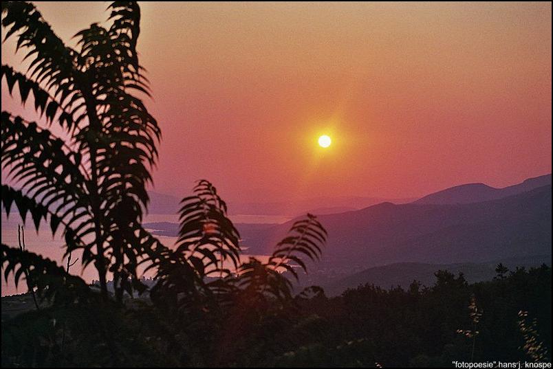 Abendstimmung am Pagasitischen Golf auf der Pilion-Halbinsel bei Volos in Griechenland