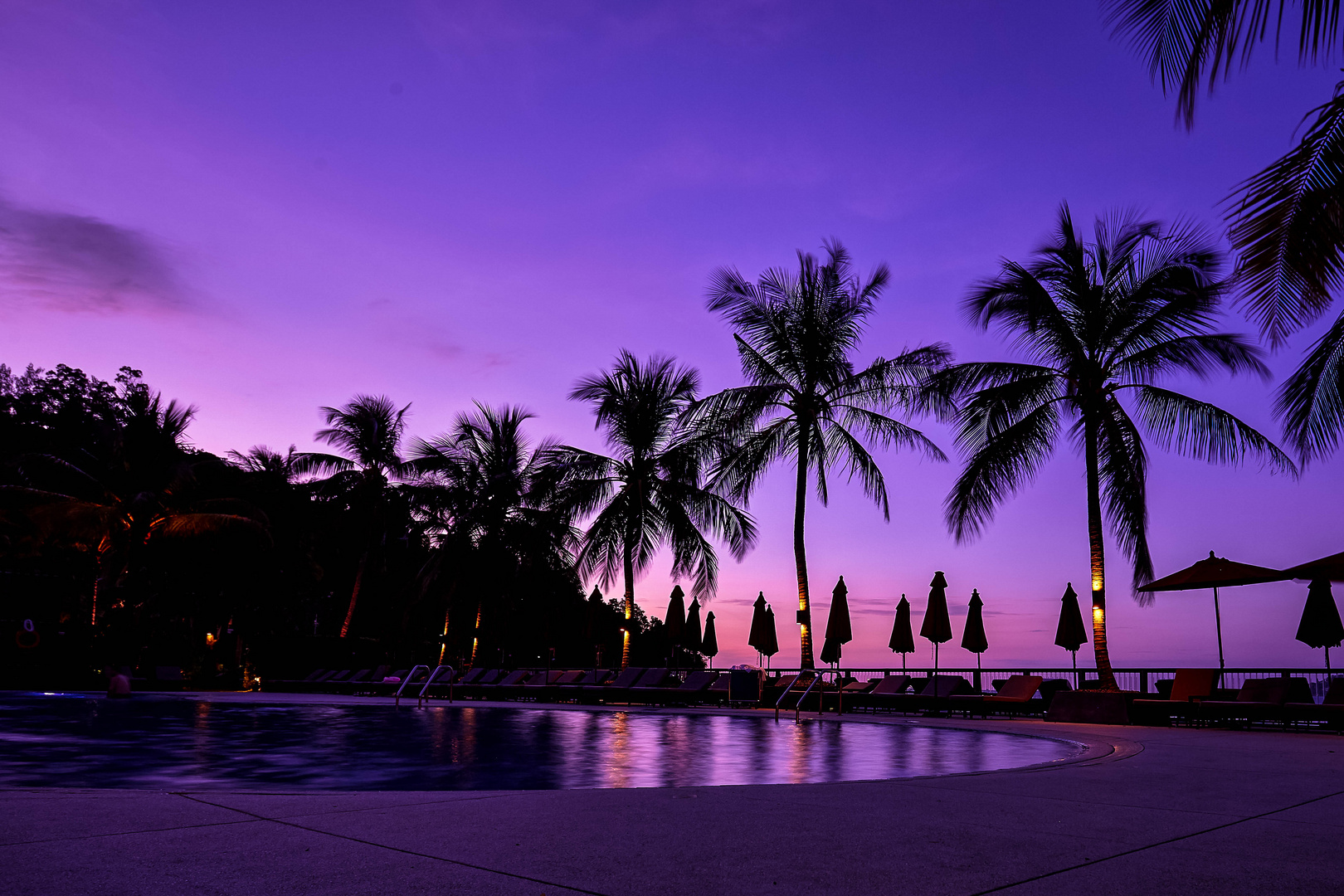 Abendstimmung am Pool