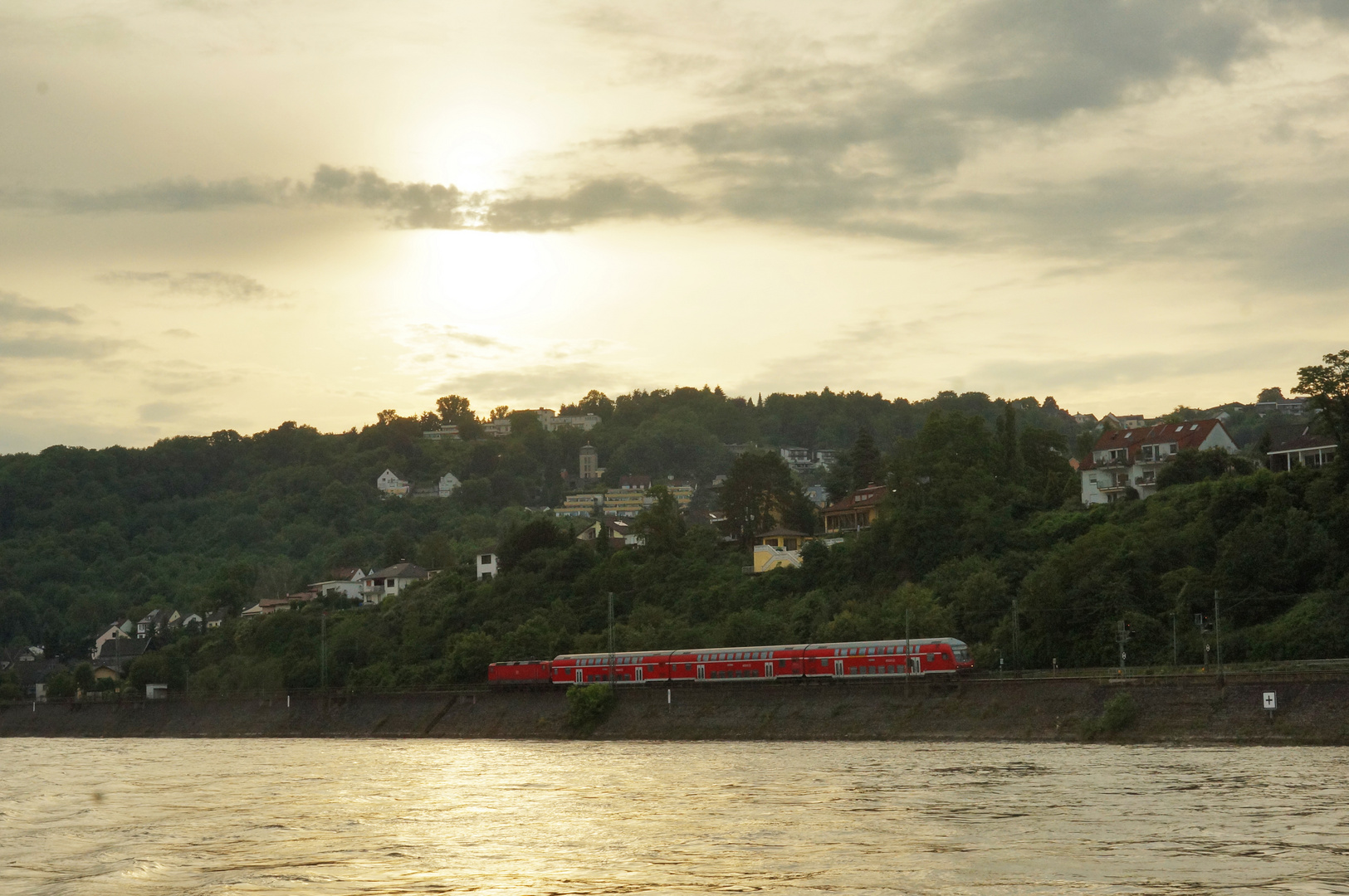 Abendstimmung am Rhein